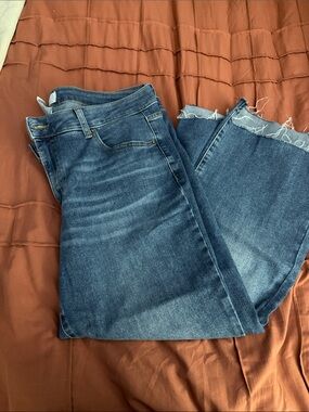 Time and Tru Women's Blue Wide-Leg Raw-Hem Jeans